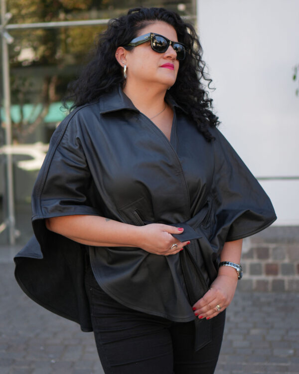 capa de cuero Olga negro